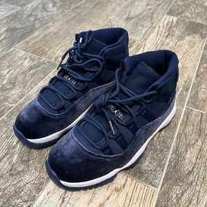 Air Jordan 11 Retros Woman SZ 7